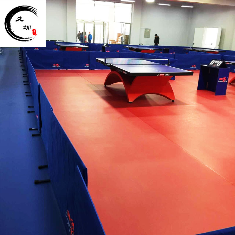 蘭州卷煙廠職工活動中心室內(nèi)網(wǎng)格布塑膠運動地板膠安裝